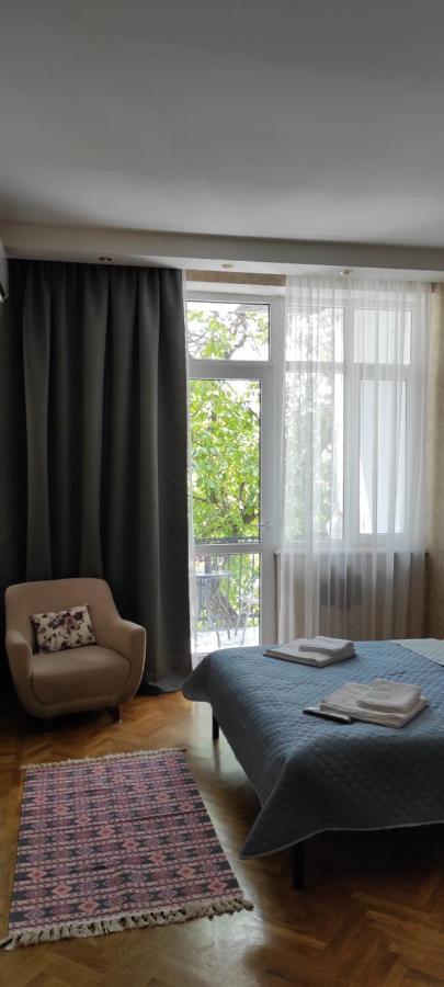 Tranquil Apartment In Vake Тбилиси Экстерьер фото
