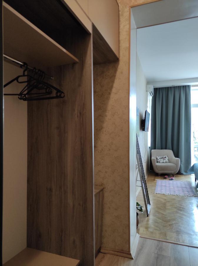 Tranquil Apartment In Vake Тбилиси Экстерьер фото