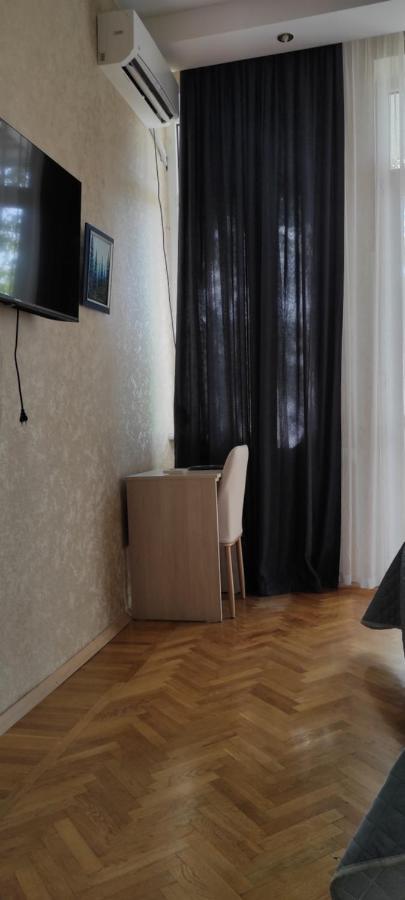 Tranquil Apartment In Vake Тбилиси Экстерьер фото